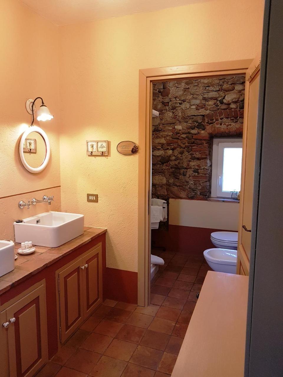 B&B La Cascina Di Monia E Mario Borgo Ticino Εξωτερικό φωτογραφία